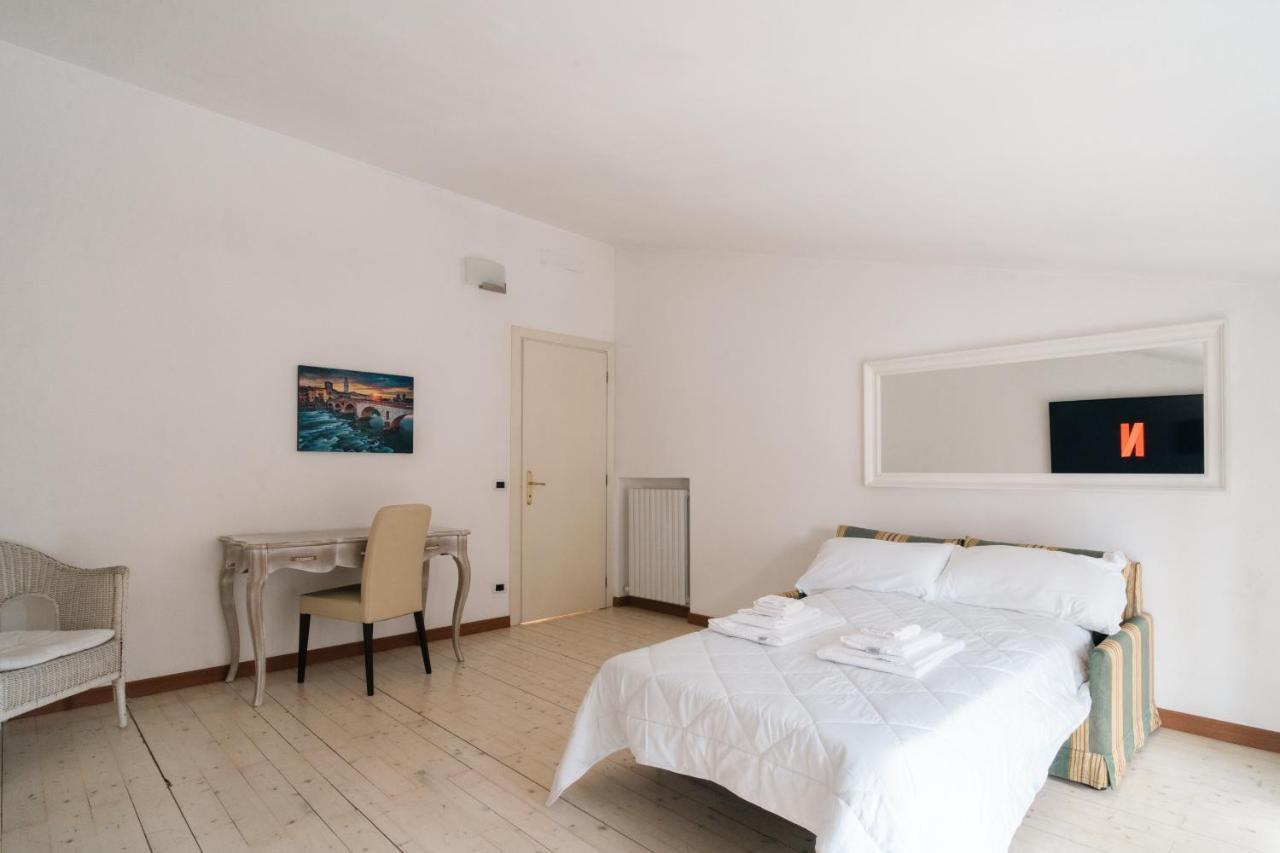 Appartamento Scaligero Borgo Trento เวโรนา ภายนอก รูปภาพ